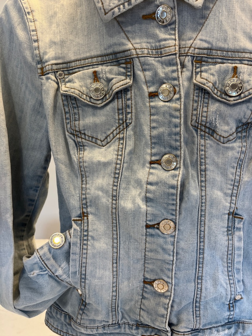 Guess Light Wash Blue Denim Jacket - Women's Button-Front - Picture 3 of 6